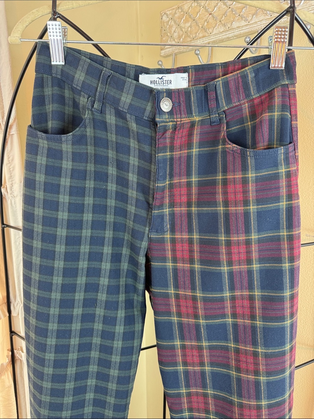 Hollister Ultra High Rise Two Tone Plaid Pants Size Small - Picture 3 of 12